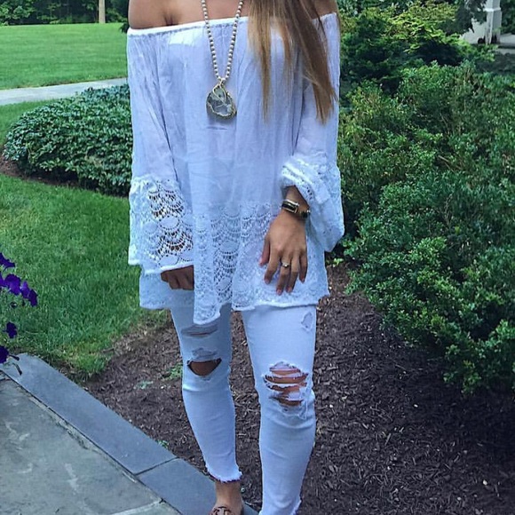 LF Tops - LF white off the shoulder top with crochet bottom